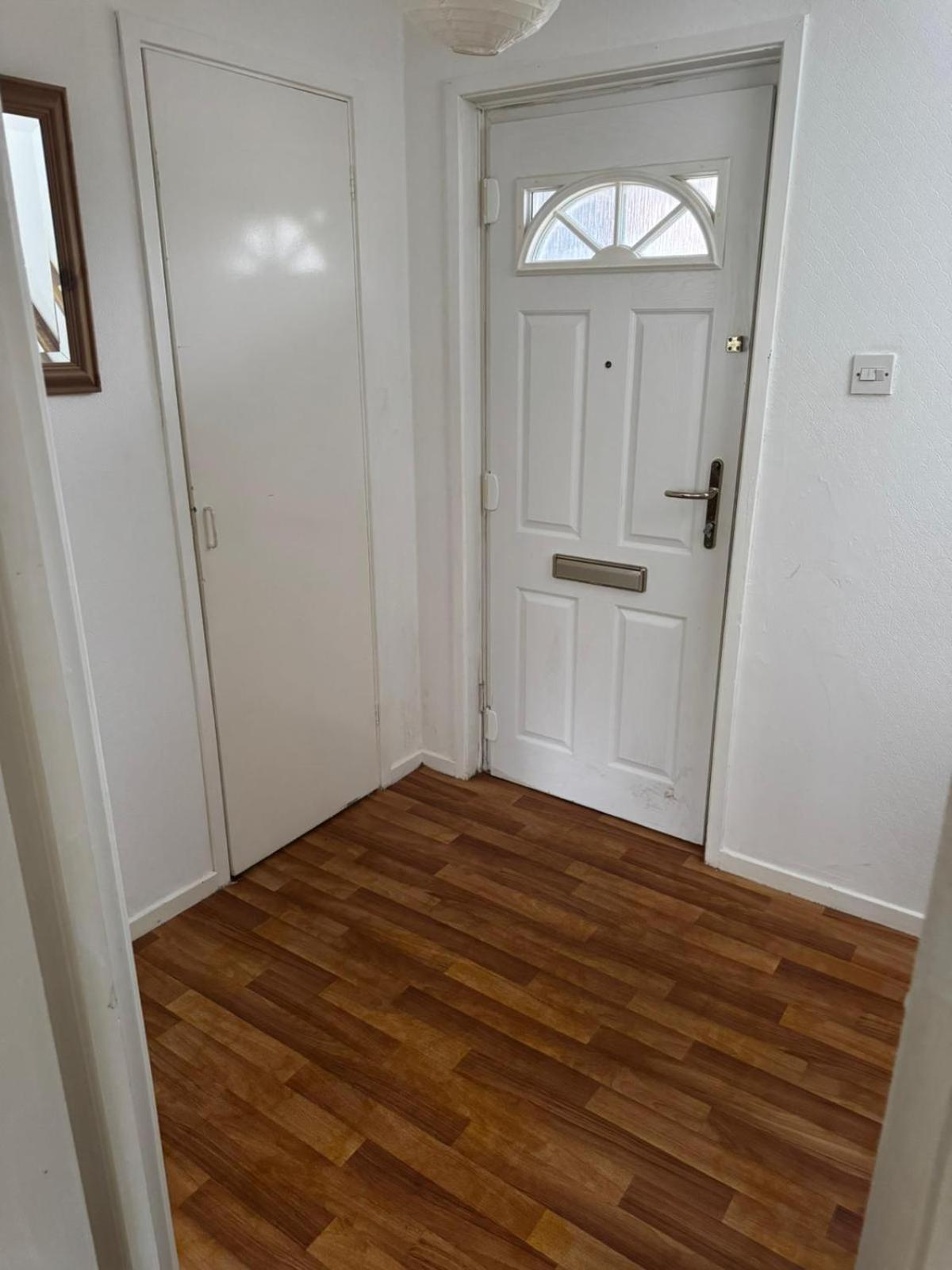 Large 2 Bedroom House Wombridge المظهر الخارجي الصورة